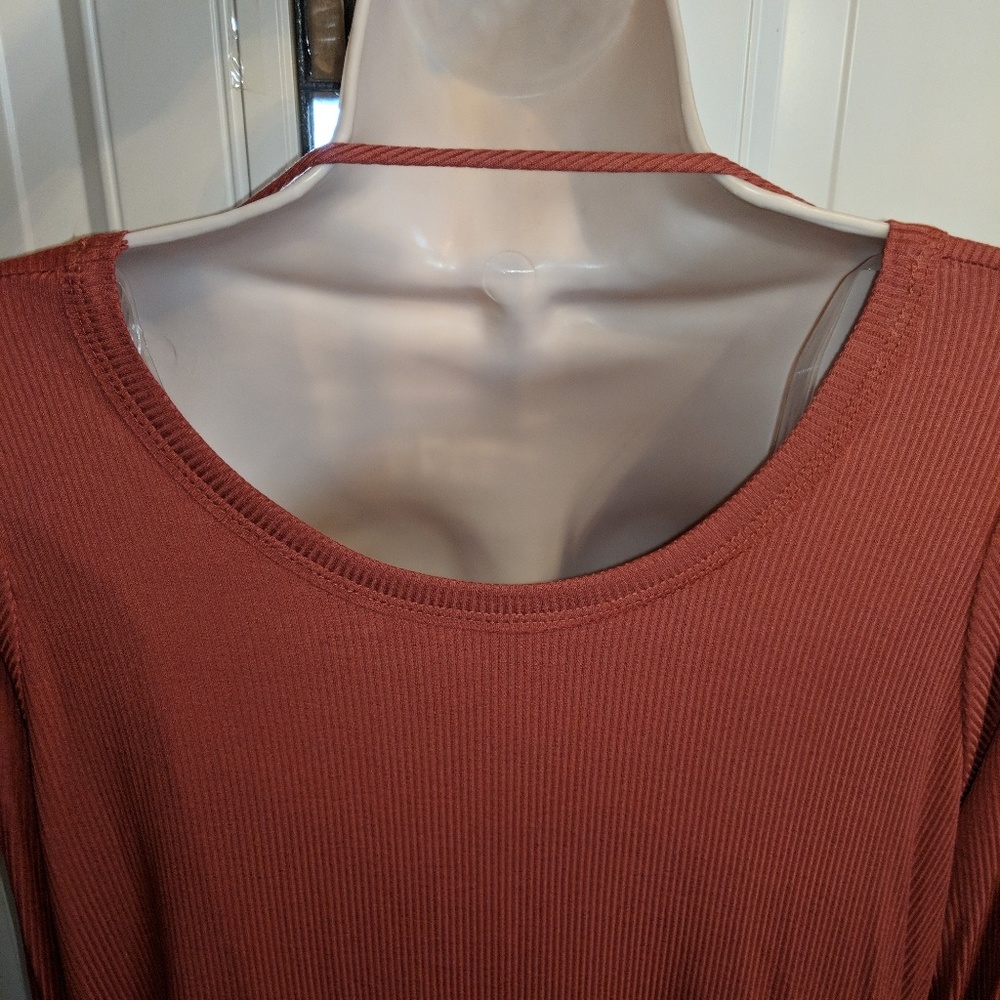 TOP/BLOUSE - Picture 5 of 5